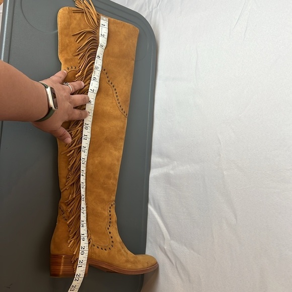 Frye Ray Fringe Over the Knee Tall Suede Grommet Pointed Toe Boots Tan 6.5 - Picture 12 of 13